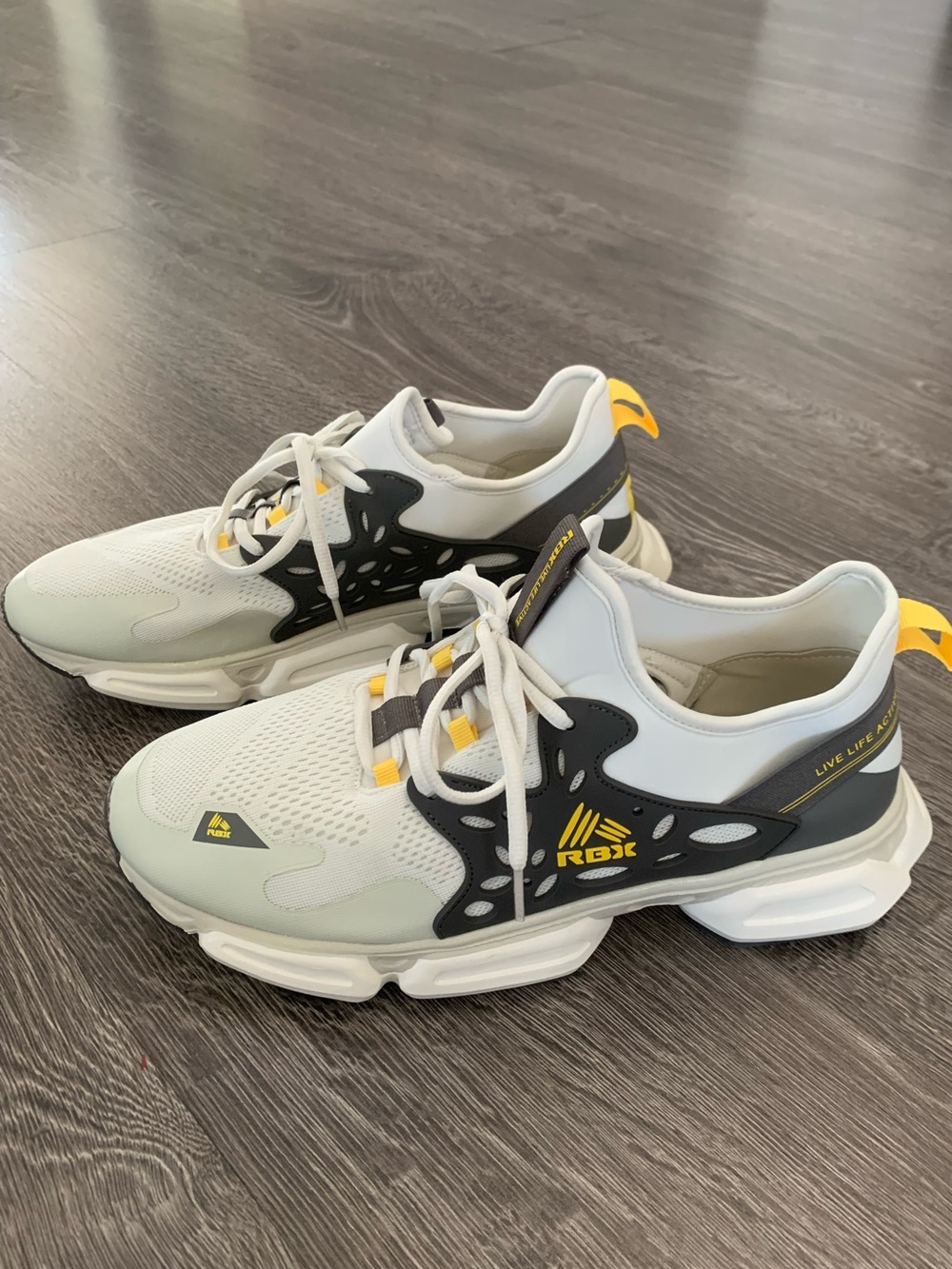 Reebok Men’s cream tGray & Yellow Athletic Sneakers